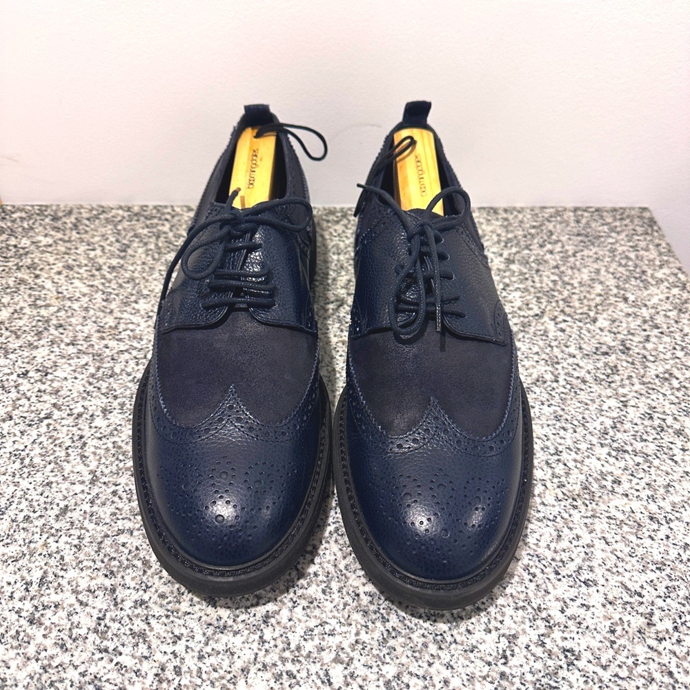 Tod’s Navy leather and suede wingtips US 10/Brand size 9